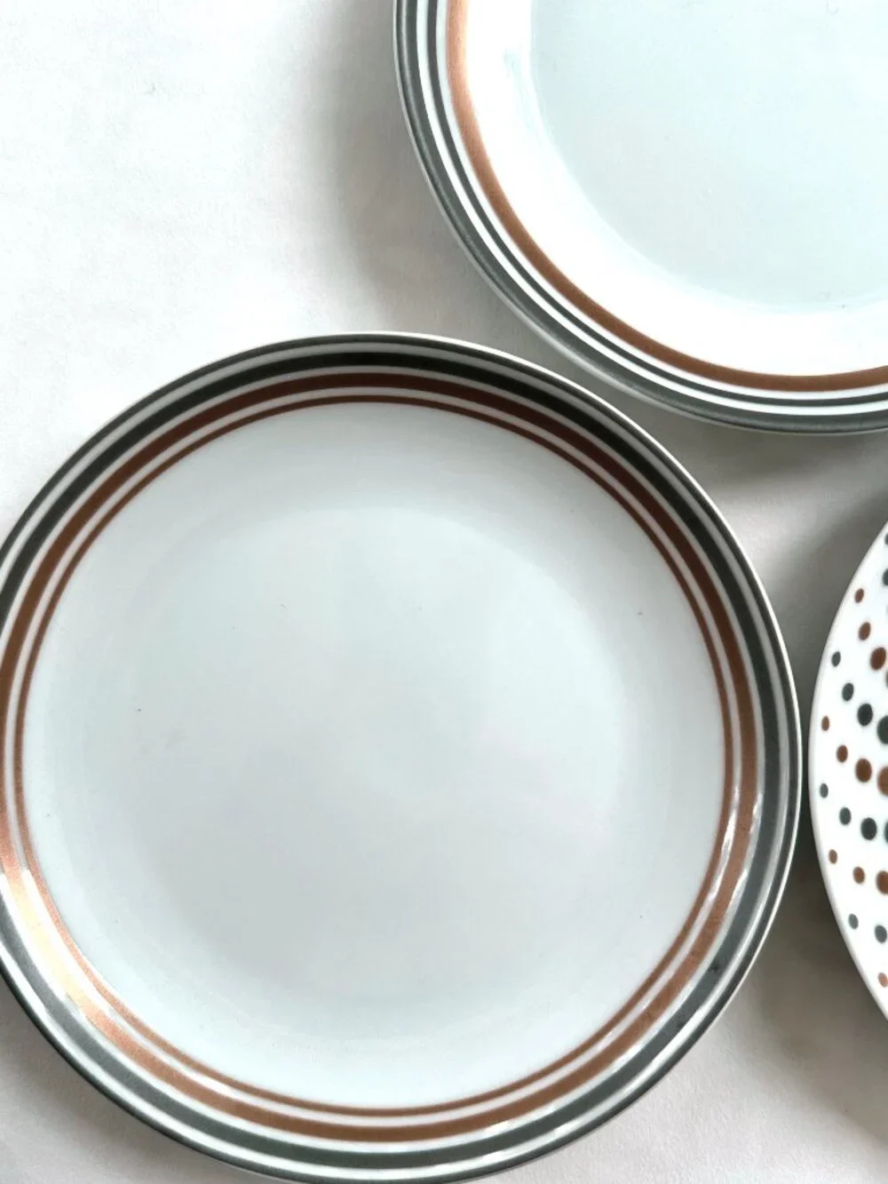 Set of 8 Crate & Barrel Metallic Appetizer / Dessert Plates